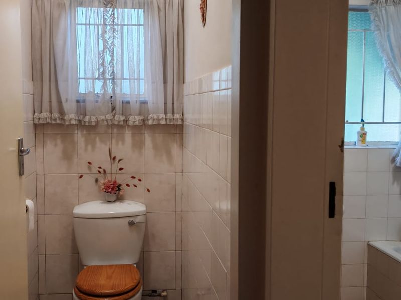 3 Bedroom home plus flat possibility - Photo 10