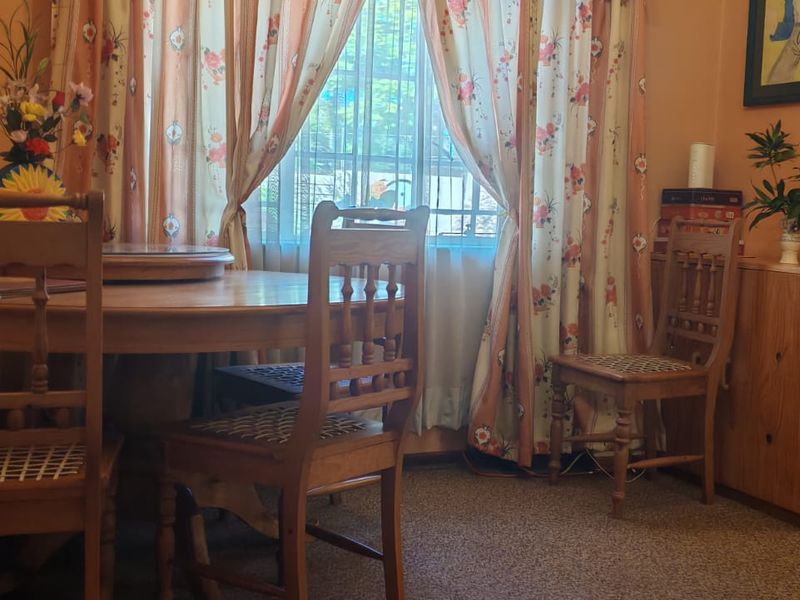 3 Bedroom home plus flat possibility - Photo 7