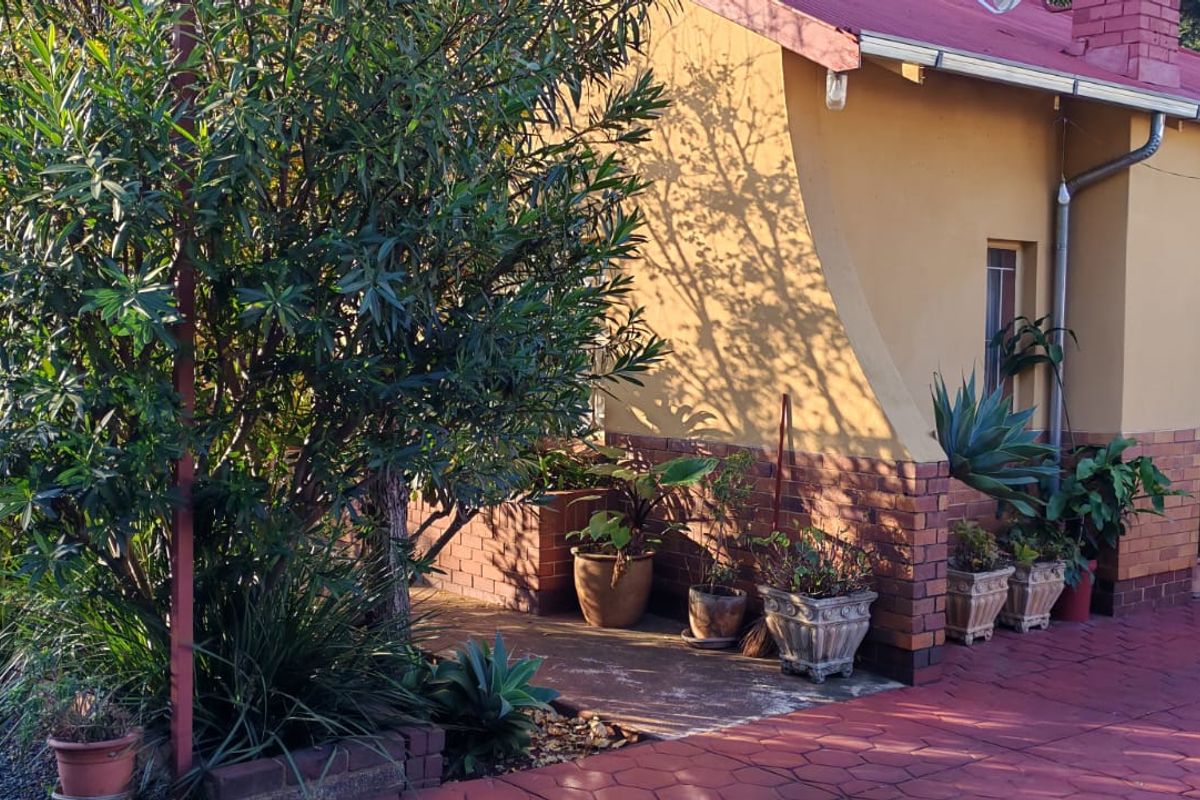 3 Bedroom home plus flat possibility - Photo 2