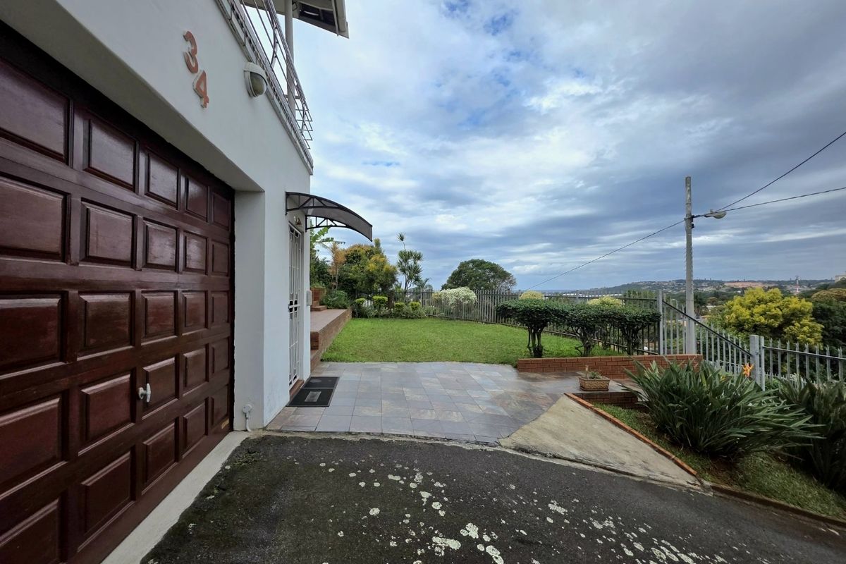 Stunning Move in ready home in the heart of Isiphingo Hills!!! - Photo 2