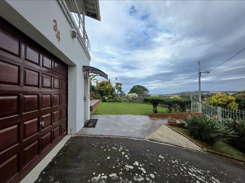Stunning Move in ready home in the heart of Isiphingo Hills!!! - Photo 2