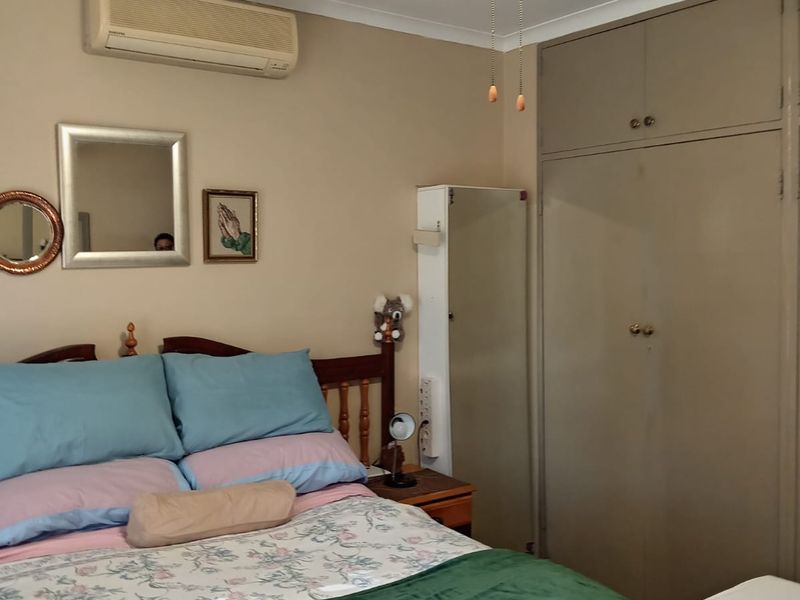 Charming 3-bedroom house in Barry Hertzog Park, Newcastle—perfect for families or investors! Don't - Photo 4
