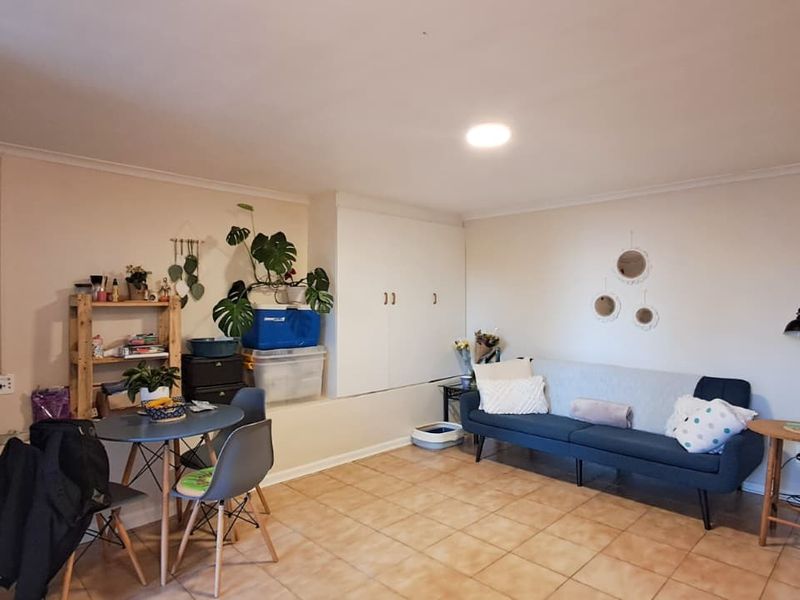 Spacious 1-Bedroom Flatlet to Rent in Durbanville Central ! - Photo 3