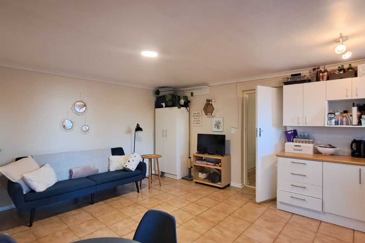 Spacious 1-Bedroom Flatlet to Rent in Durbanville Central ! - Photo 2
