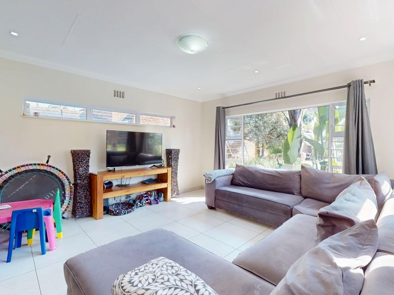 Fully Renovated Family Entertainer with Solar, Studio and Stunning Garden - Photo 4