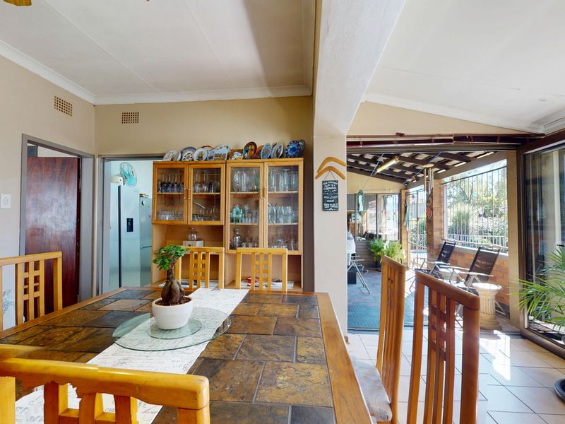 Family Living with Added Value in Jansen Park - Photo 9