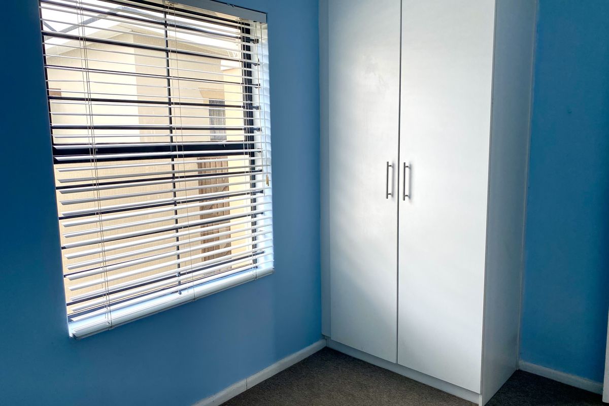 Secure Living in Buhrein estate with Spacious Garden & Built-in Braai - Photo 4