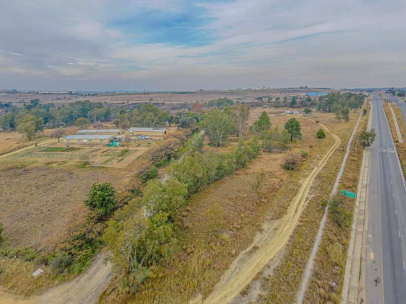 Amazing Find, 500 Meter Road Frontage Malibongwe at Lanseria Turnoff - Photo 9