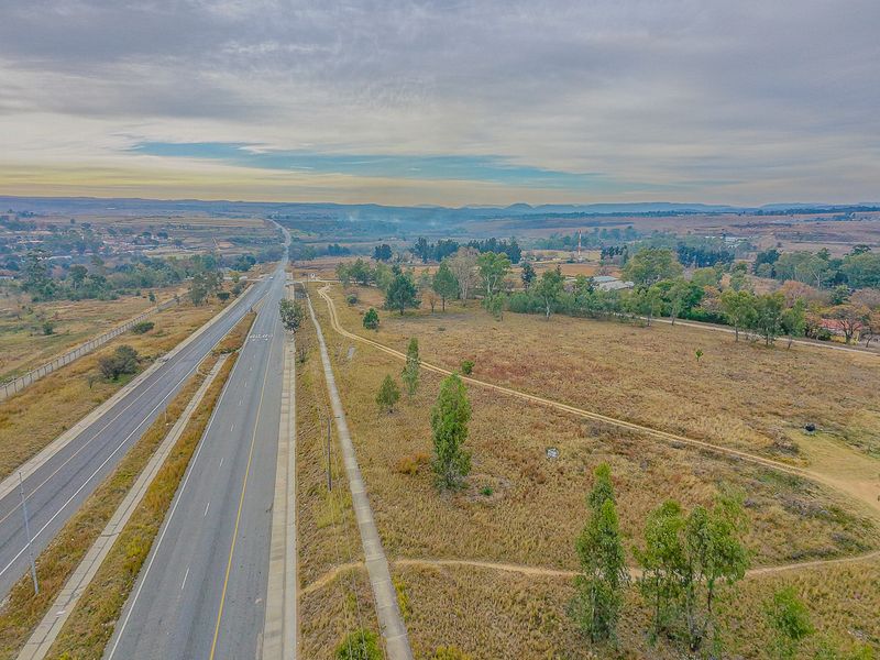 Amazing Find, 500 Meter Road Frontage Malibongwe at Lanseria Turnoff - Photo 4