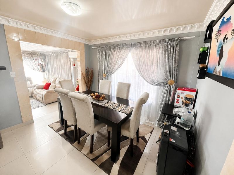Lovely 3-Bedroom Home for Sale in Tlhabane West, Rustenburg - Photo 4