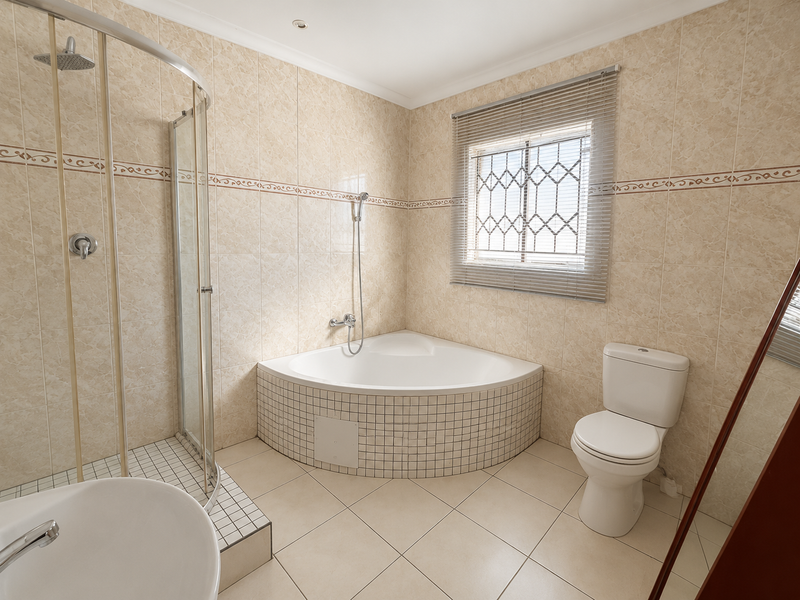 Lovely 3-Bedroom Home for Sale in Tlhabane West, Rustenburg - Photo 8