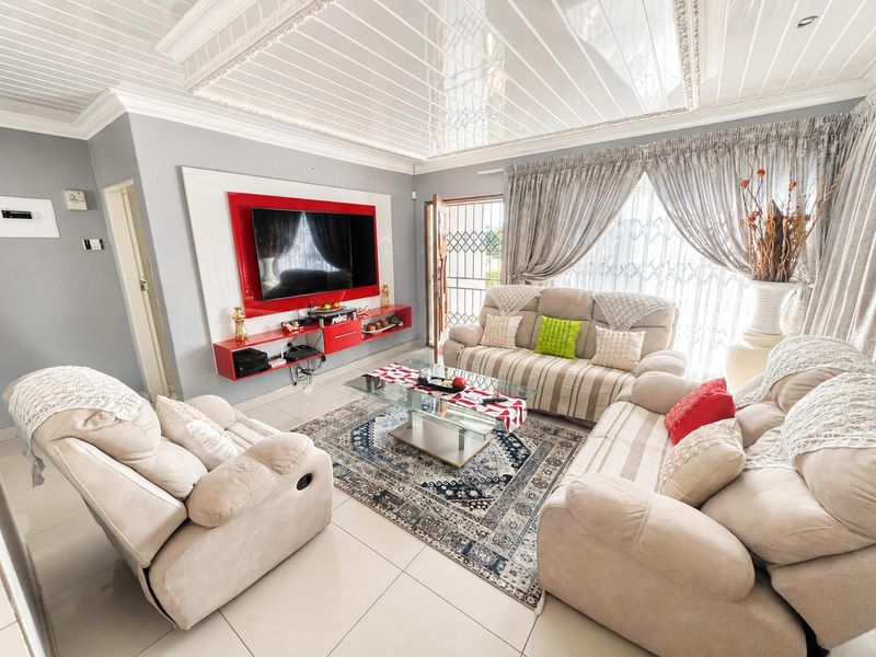 Lovely 3-Bedroom Home for Sale in Tlhabane West, Rustenburg - Photo 5