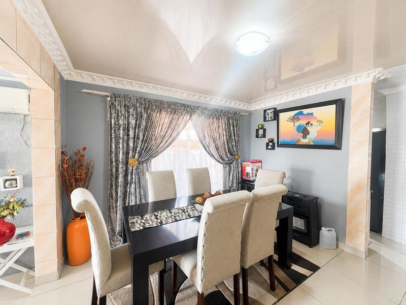 Lovely 3-Bedroom Home for Sale in Tlhabane West, Rustenburg - Photo 3