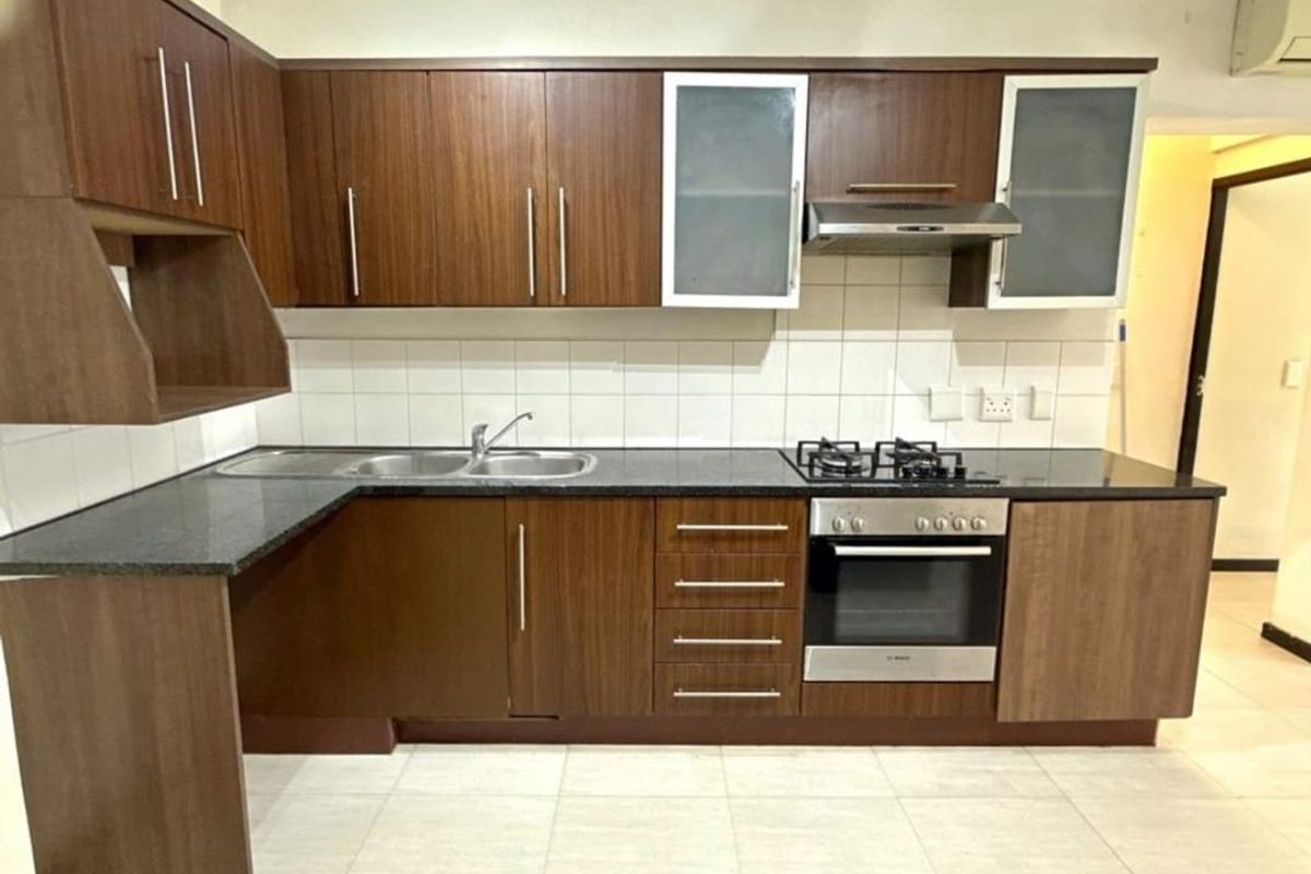 2 Beds with 2 Parkings  Windermere - Photo 3
