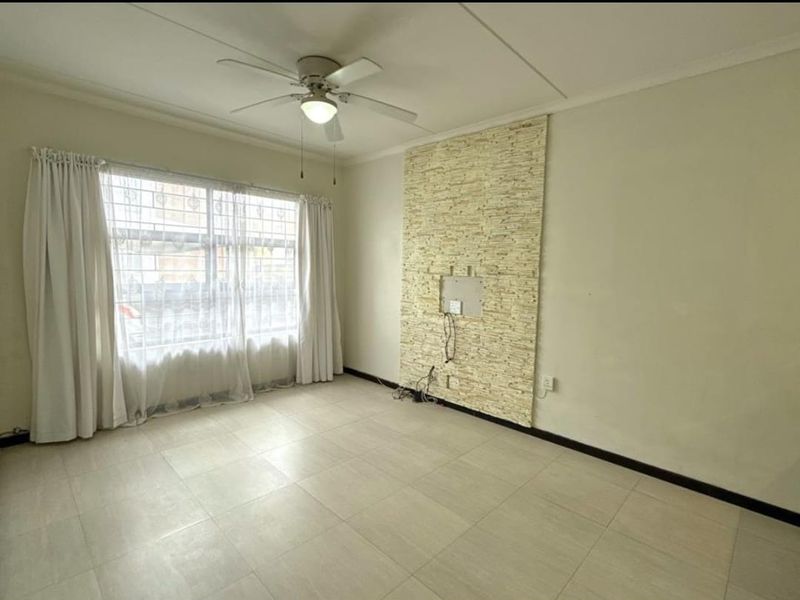 2 Beds with 2 Parkings  Windermere - Photo 8