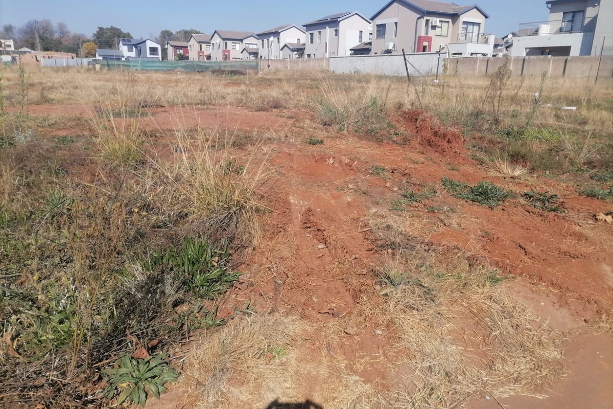VACANT STAND FOR SALE -BUILT YOUR DREAM HOME IN DU VIN ESTATE AT RASLOUW (centurion) - Photo 5