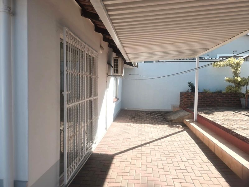 Spacious and comfortable home ideal for a couple or small family - Photo 3