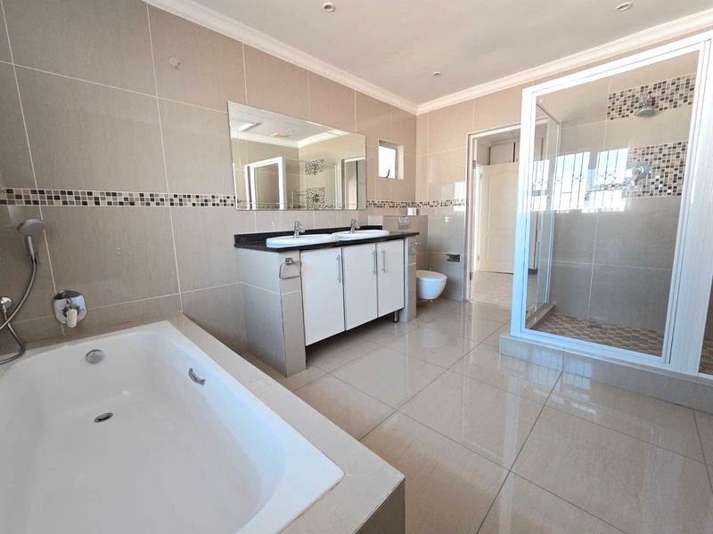 Spacious and comfortable home ideal for a couple or small family - Photo 9