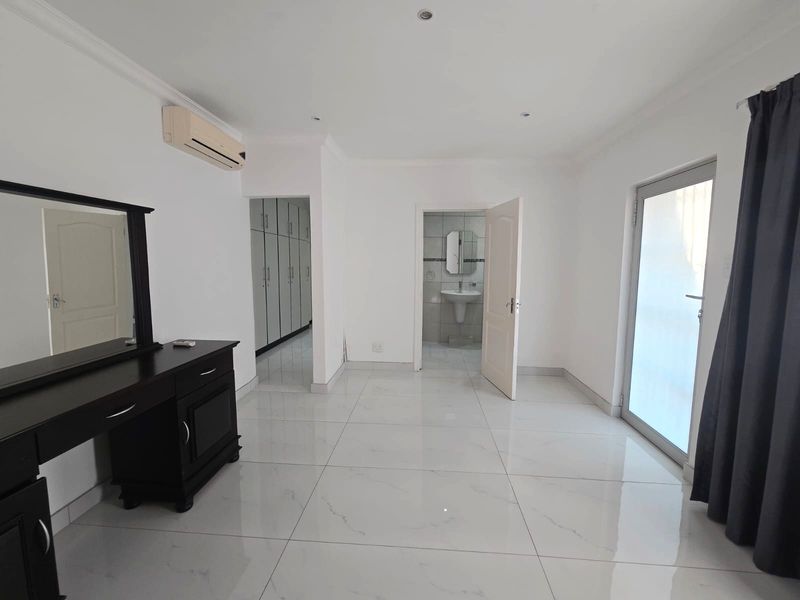 Spacious and comfortable home ideal for a couple or small family - Photo 5