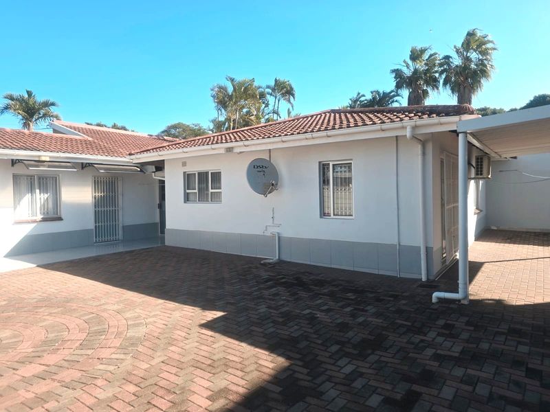 Spacious and comfortable home ideal for a couple or small family - Photo 2
