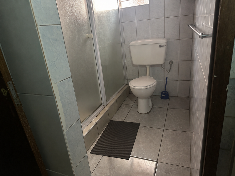 Cozy 2 Bedroom Apartment In Rustenburg Central! - Photo 10
