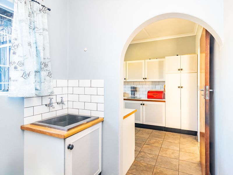 Charming 3-Bedroom Family Home with Spacious Garden and Double Garage - Photo 5