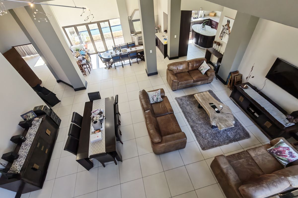 Prestigious Estate Living with Style, Space and Security - Photo 3