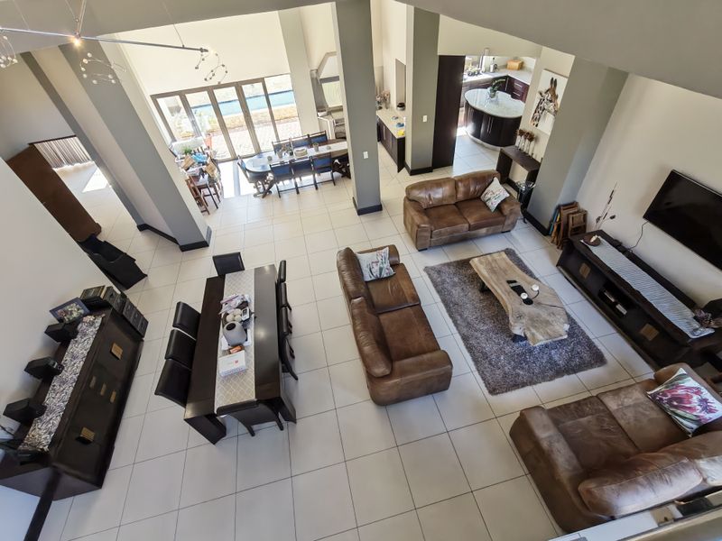 Prestigious Estate Living with Style, Space and Security - Photo 3