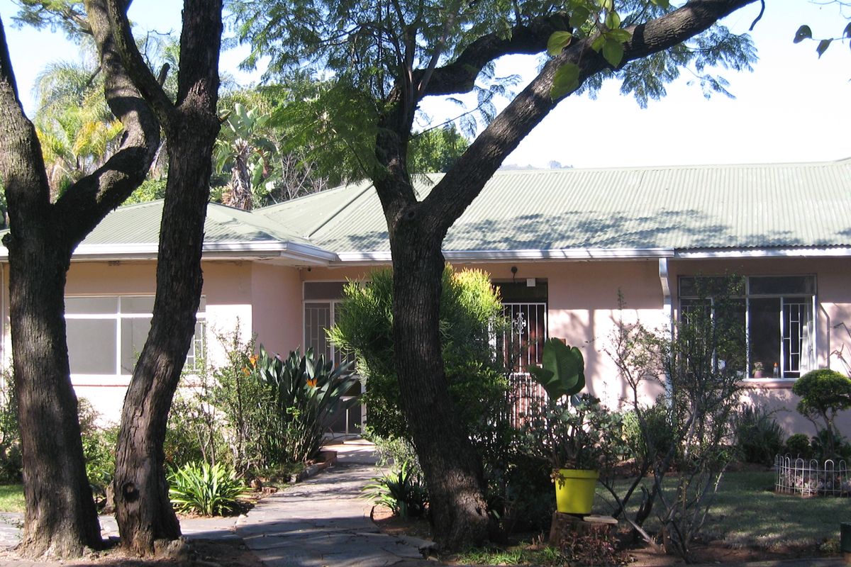 Well Situated Commercial Property with Many Possibilities - Photo 4