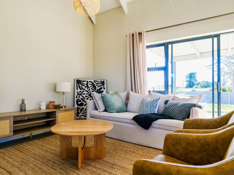 Brand new, modern farm style 3-Bedroom Home for sale in Pacaltsdorp, George - Photo 9