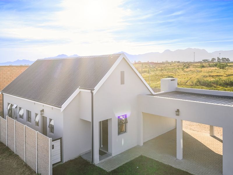Brand new, modern farm style 3-Bedroom Home for sale in Pacaltsdorp, George - Photo 2