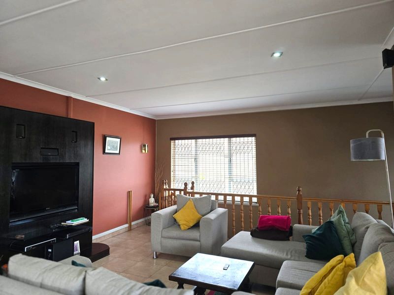 Well priced family haven with exceptional features - Photo 7