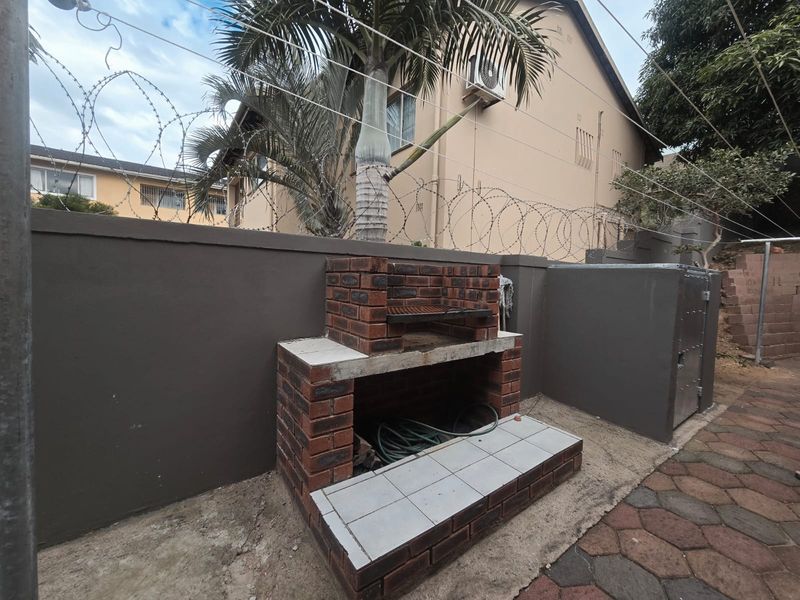 Well priced family haven with exceptional features - Photo 6