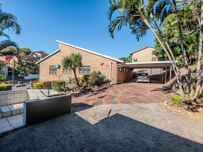 Well priced family haven with exceptional features - Photo 2