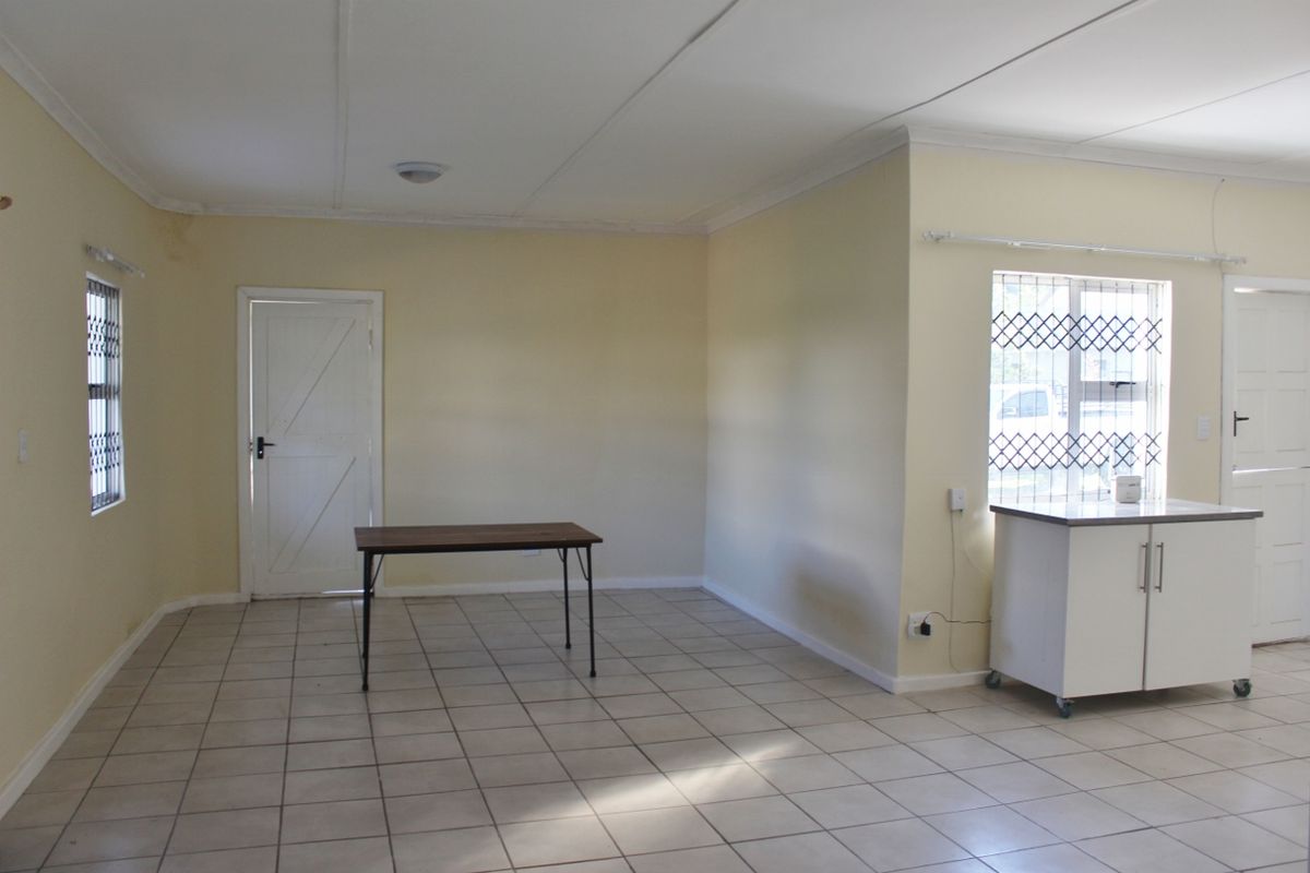 Three Bedroom With Flatlet, Home For Sale On East Bank, Port Alfred - Photo 4