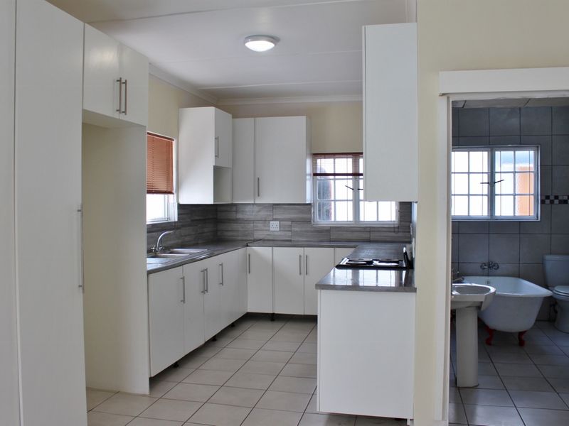 Three Bedroom With Flatlet, Home For Sale On East Bank, Port Alfred - Photo 10