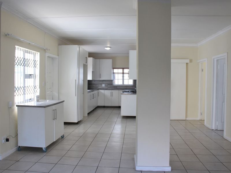 Three Bedroom With Flatlet, Home For Sale On East Bank, Port Alfred - Photo 7
