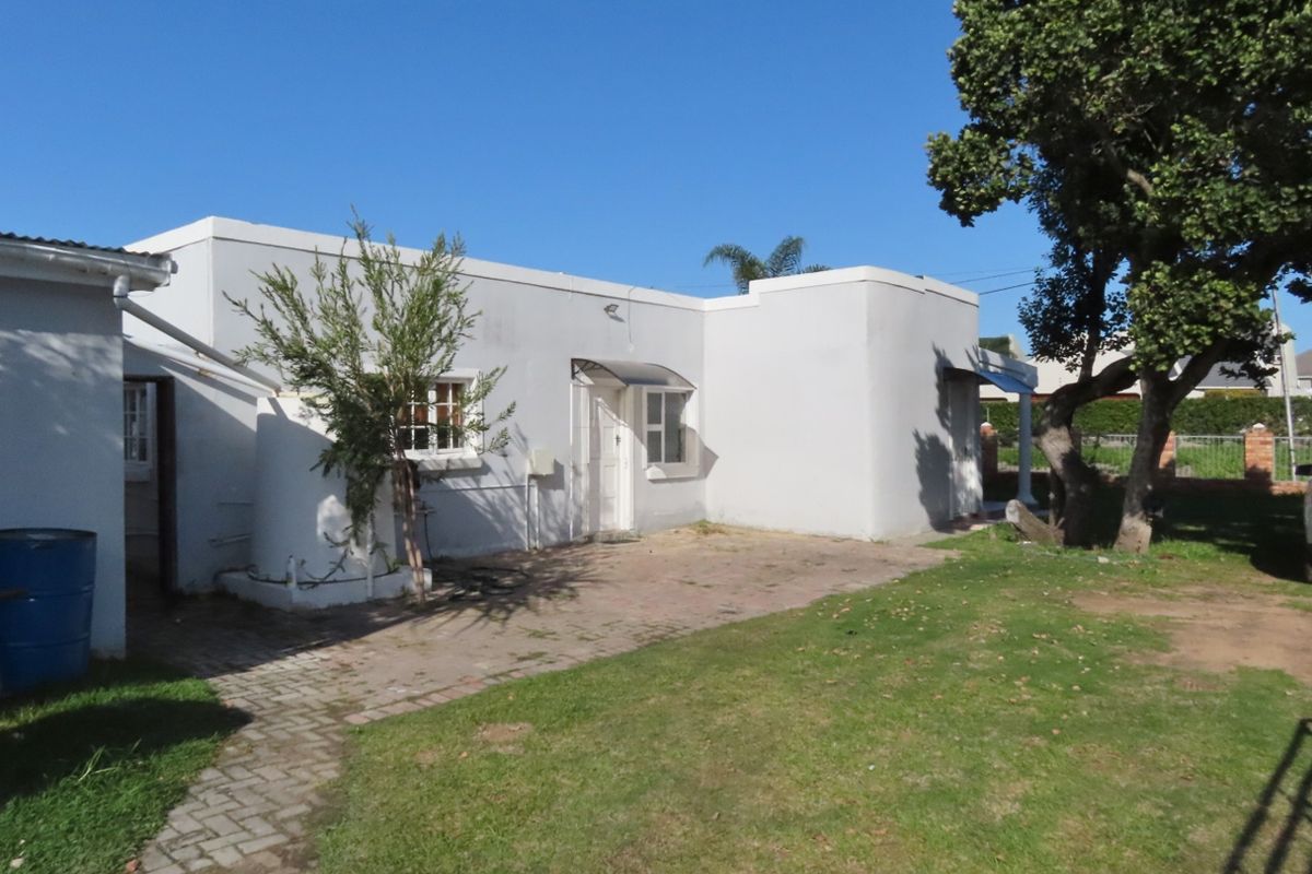 Three Bedroom With Flatlet, Home For Sale On East Bank, Port Alfred - Photo 2
