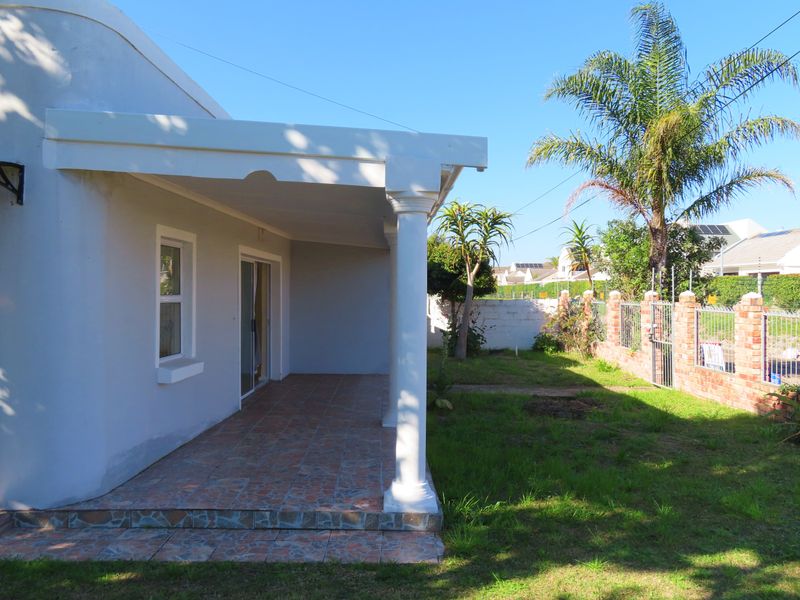 Three Bedroom With Flatlet, Home For Sale On East Bank, Port Alfred
