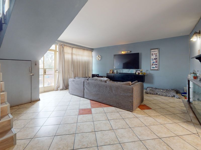 Modern Duplex With Its Own Pet Friendly Private Garden! - Photo 4