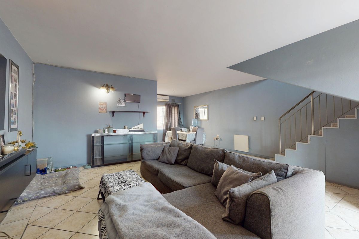 Modern Duplex With Its Own Pet Friendly Private Garden! - Photo 3