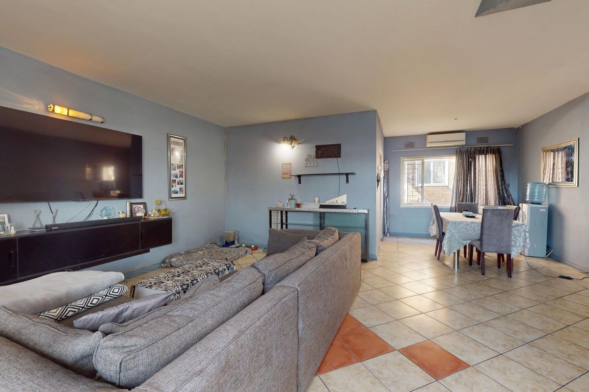 Modern Duplex With Its Own Pet Friendly Private Garden! - Photo 5