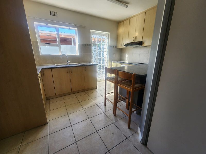 Newly Renovated Ground-Floor Gem – Move In Today! - Photo 9