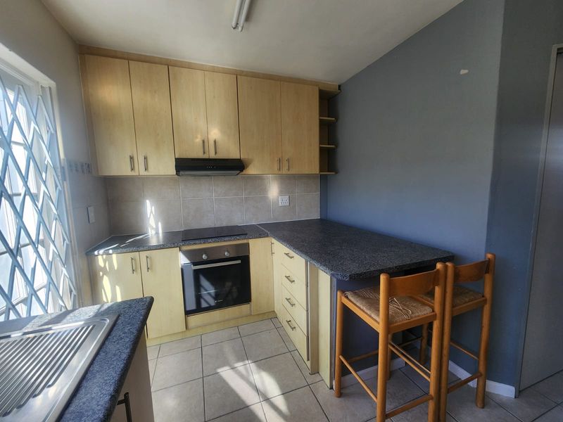 Newly Renovated Ground-Floor Gem – Move In Today! - Photo 8