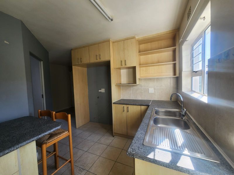 Newly Renovated Ground-Floor Gem – Move In Today! - Photo 7