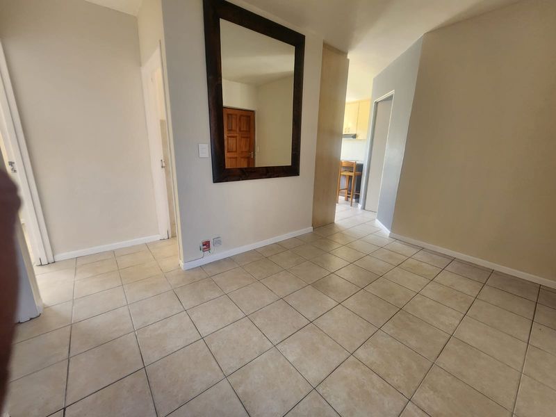 Newly Renovated Ground-Floor Gem – Move In Today! - Photo 2