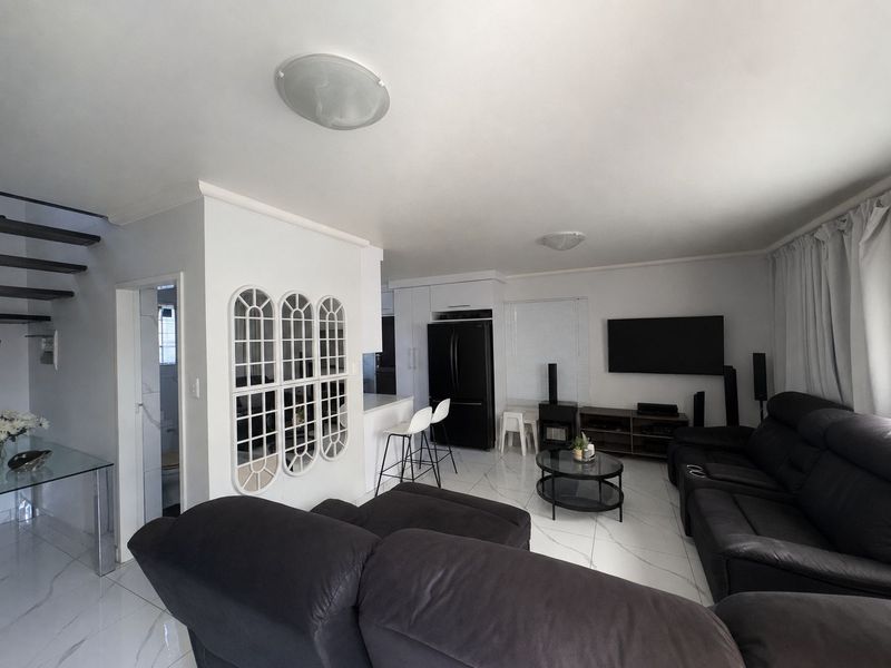 Modern Comfort Meets Effortless Living! - Photo 2