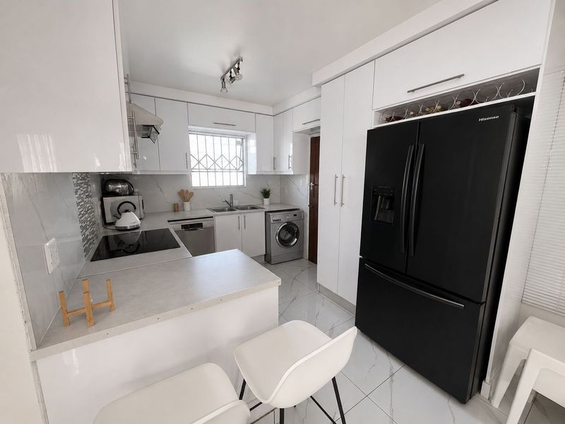 Modern Comfort Meets Effortless Living! - Photo 6