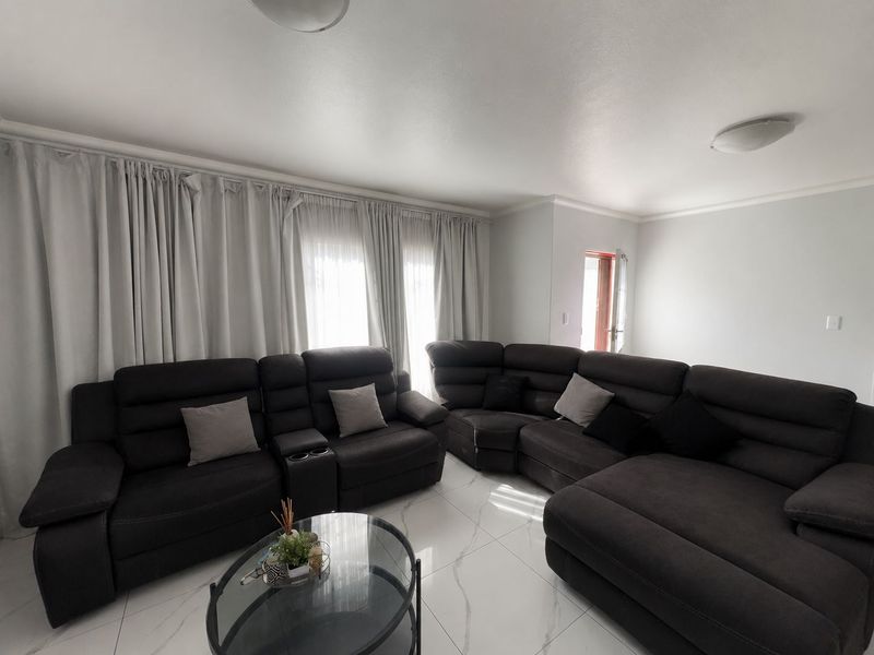 Modern Comfort Meets Effortless Living! - Photo 3