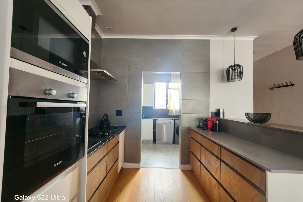 Don't Miss Out on This Coastal Luxury Gem! - Photo 4